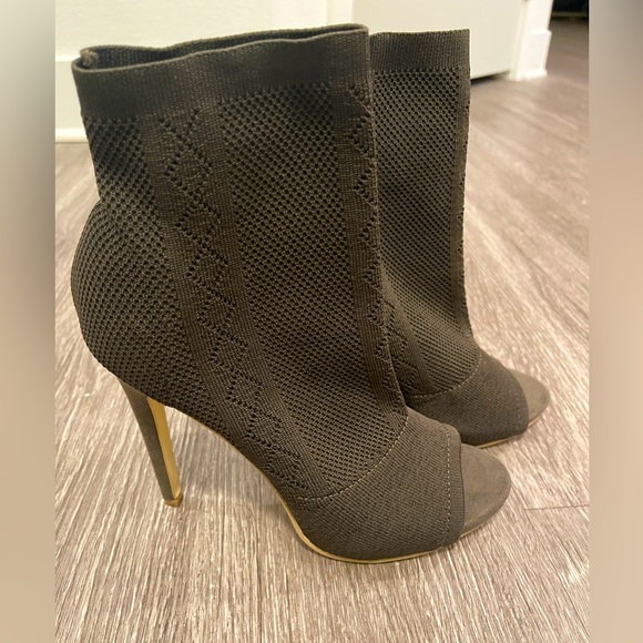 NWT - 💚🤎 JUST IN 💚🤎Ankle Knit Booties size 8 - Picture 4 of 8